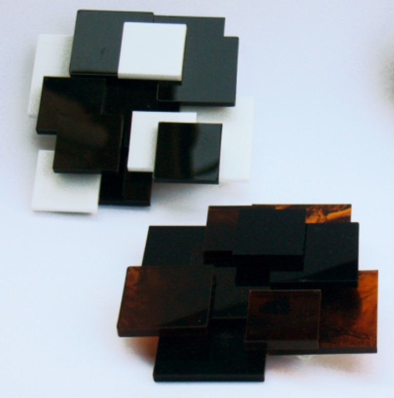 Spilla MUNARI bianco-nero e nero-tartaruga